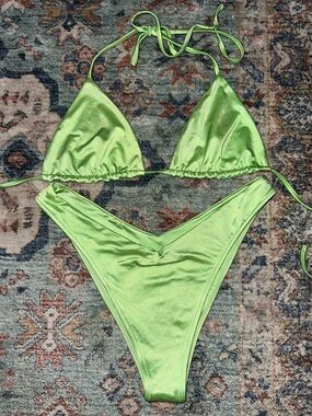 Frankie’s Bikinis x Naomi satin green bikini set!